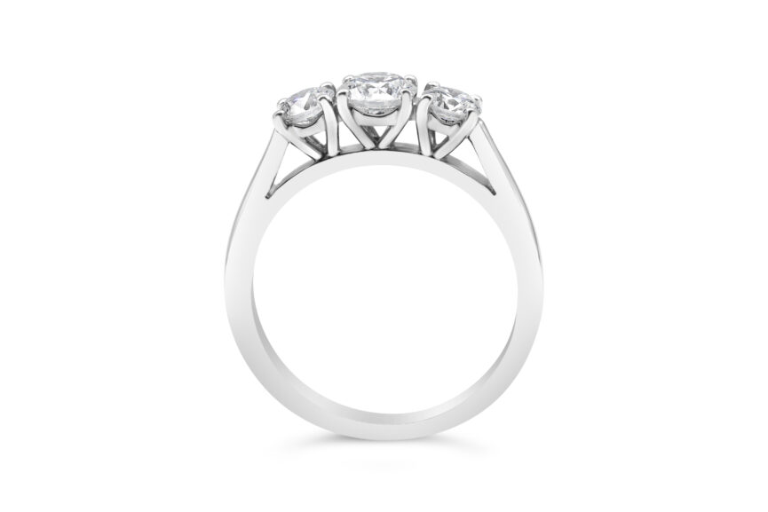 3 STONE GRADUATED TOGETHER RING - Image 2