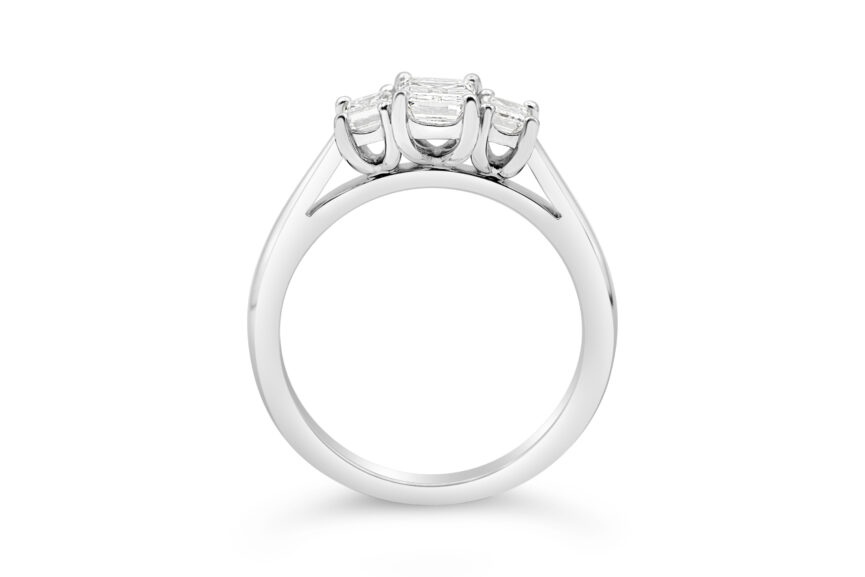 Graduated 3 stone emerald cut - (WRF) - Image 2