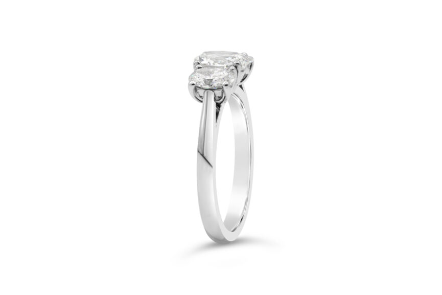 Graducated 3 Stone Oval - (WRF) - Image 3