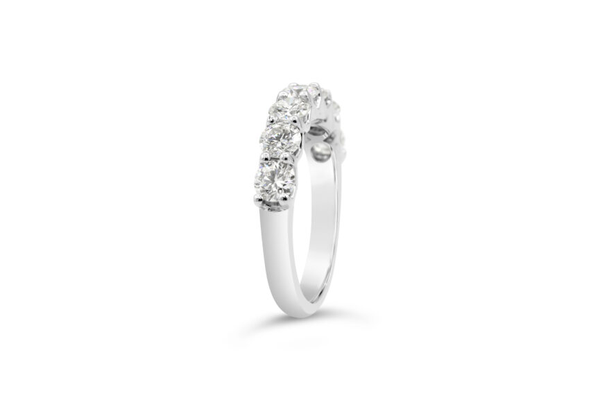 V SHAPED 7 STONE 1/2 ETERNITY RING - Image 3