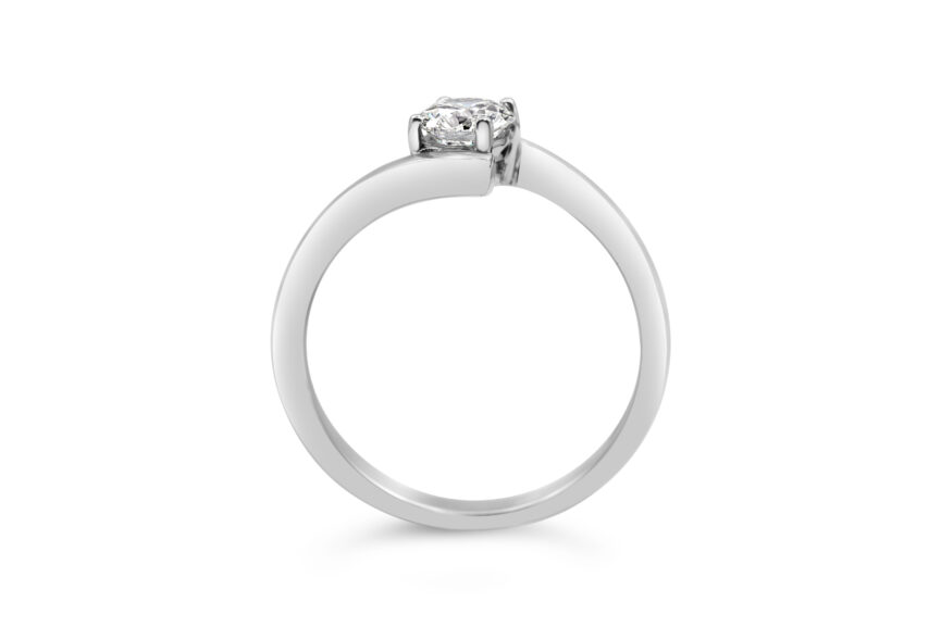 EMERALD SINGLE STONE X/OVER RING - Image 3
