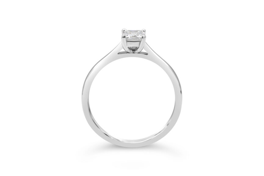 U SHAPE EMERALD CUT SINGLE STONE RING - Image 2