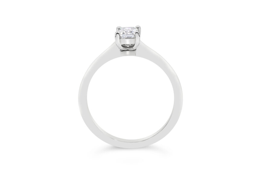 EMERALD  CUT SINGLE STONE RING - Image 2