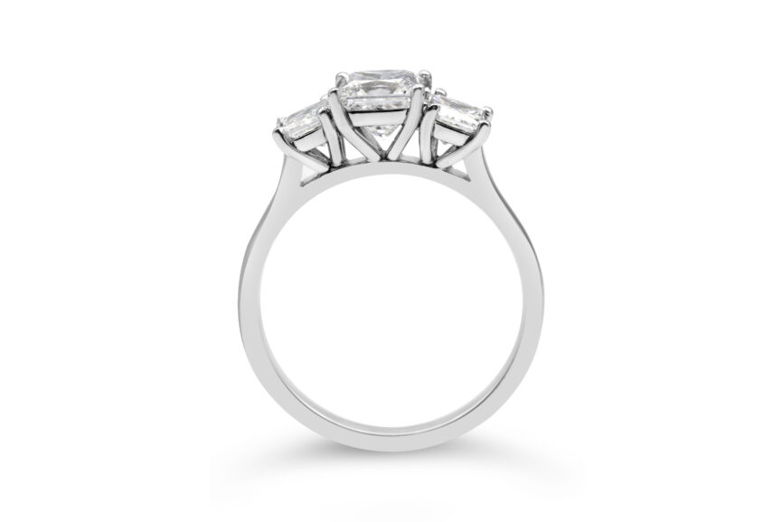 3 STONE PRINCESS CUT RING - Image 2