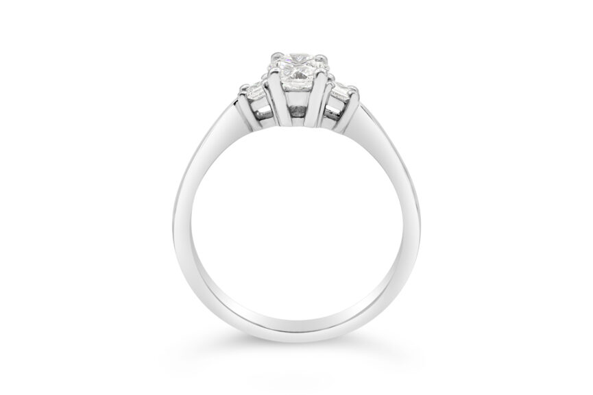 1 ROUND + 2 PRINCESS CUTS RING - Image 8