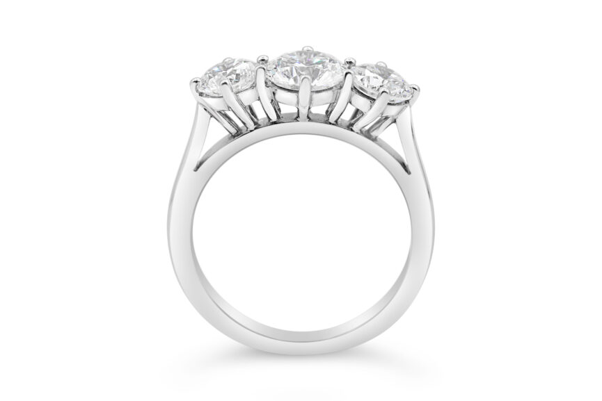 GRADUATED 3 STONE RING - Image 7