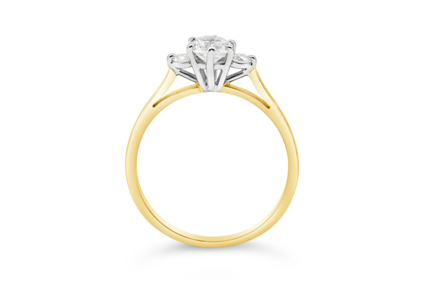 3 STONE DIAMOND RING - Image 2