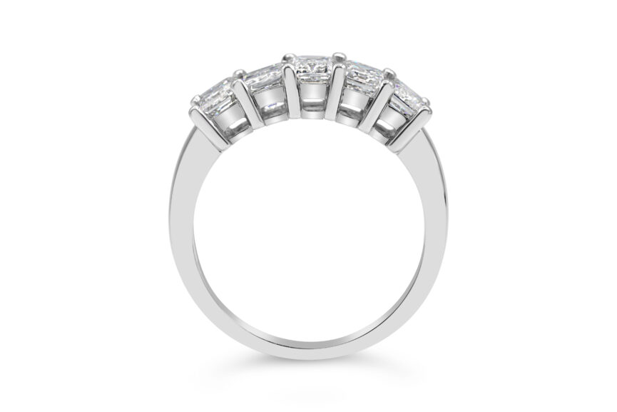 5 EMERALD CUT DIAMOND RING - Image 2