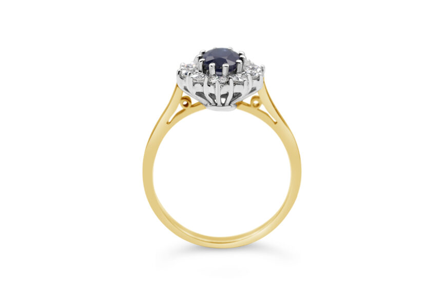Saphire & 10 Diamond Cluster Ring - Image 2