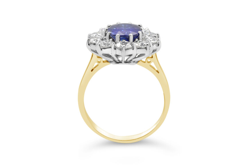 OVAL SAPPHIRE + DIAMOND CLUSTER RING - Image 2