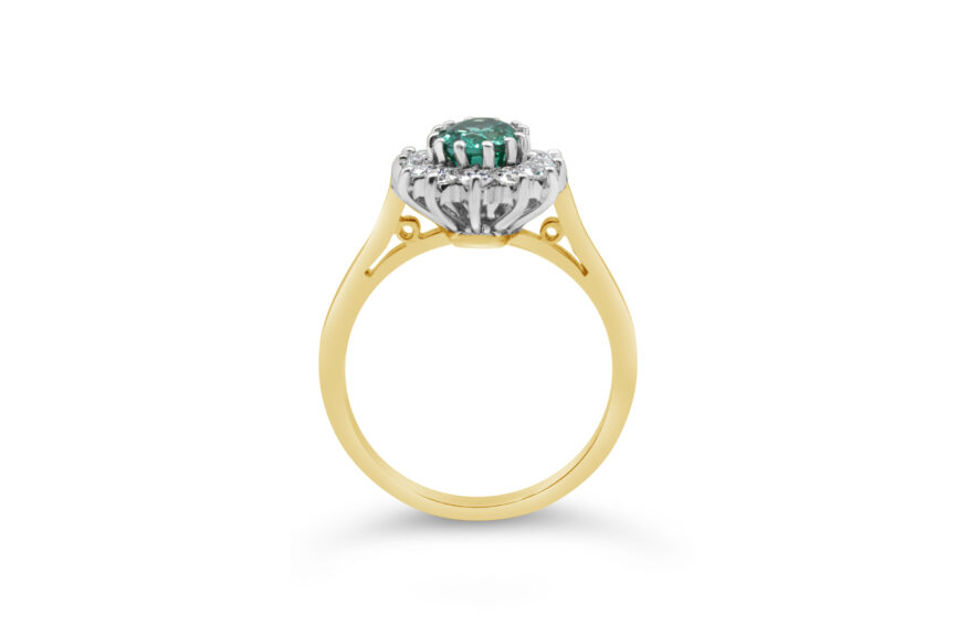 EMERALD AND DIAMOND CLUSTER RING - Image 2