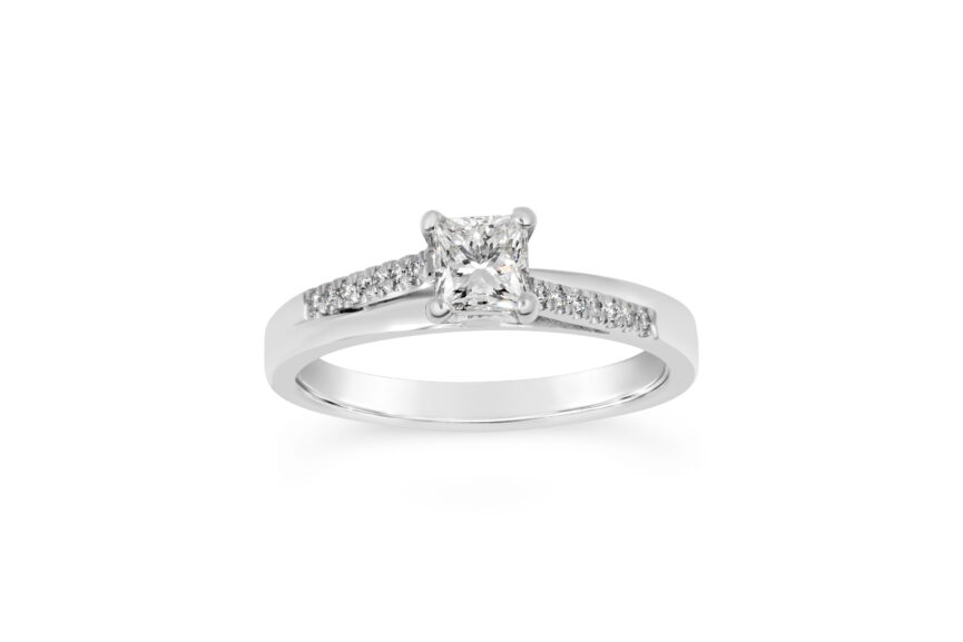 LIGHTWEIGHT DIAMOND SET CROSSOVER RING