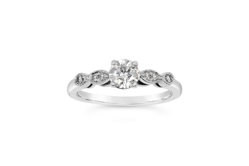 VINTAGE ROUND SINGLE STONE ROUND SHOULDERS RING