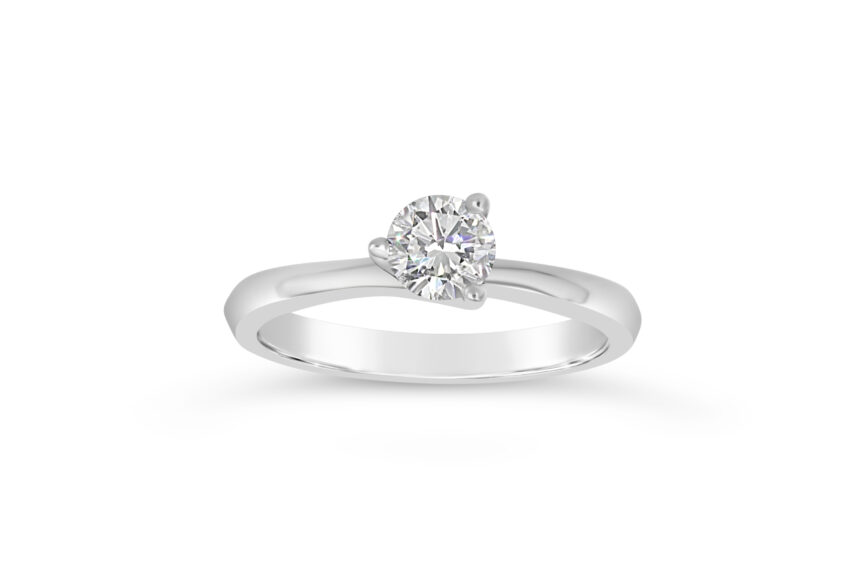 3 CLAW SINGLE STONE DIAMOND RING