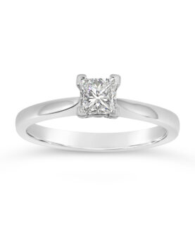 PRINCESS CUT SINGLE STONE CORNER CLAW RING