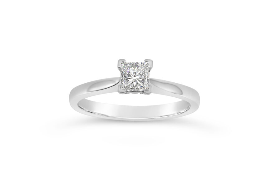 PRINCESS CUT SINGLE STONE CORNER CLAW RING