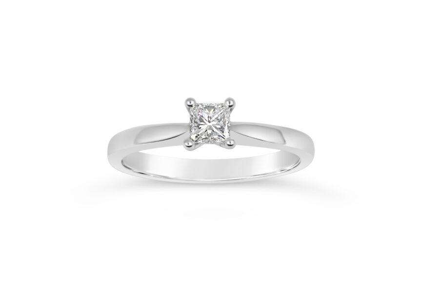 PRINCESS CUT SINGLE STONE RING