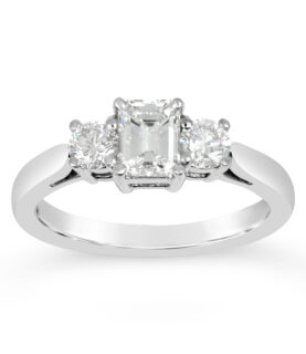 1 E/C + 2 ROUND DIAMOND RING