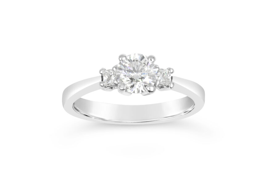 1 ROUND + 2 PRINCESS CUTS RING - Image 6