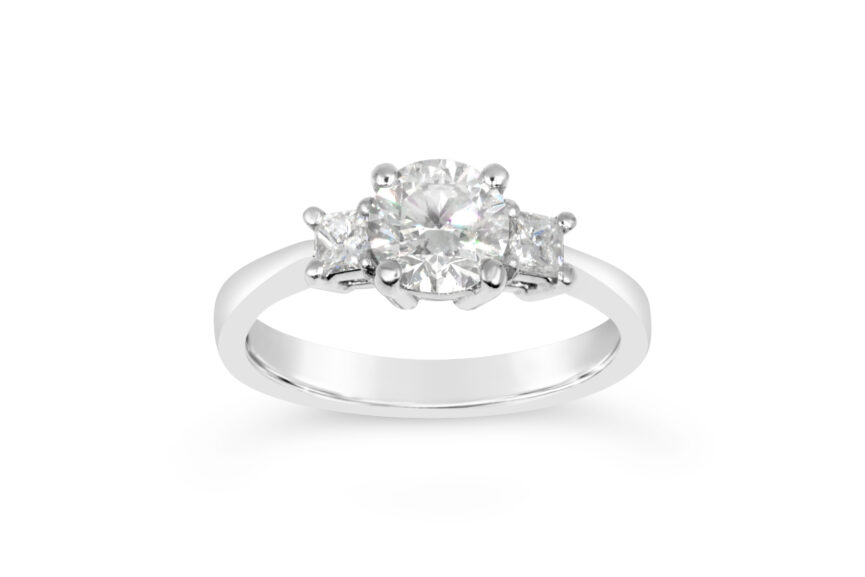 1 ROUND + 2 PRINCESS CUTS RING