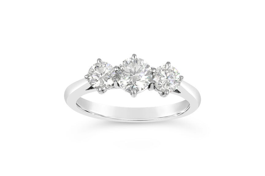 GRADUATED 3 STONE RING - Image 6