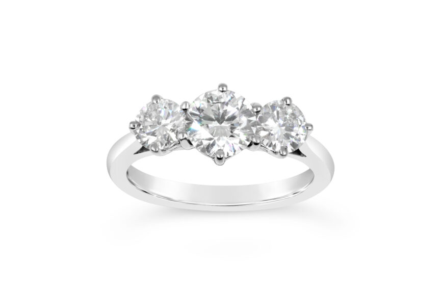 GRADUATED 3 STONE RING - Image 5