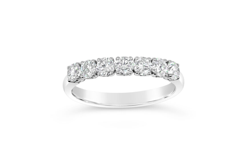 4 CLAW V STYLE 7 STONE RING