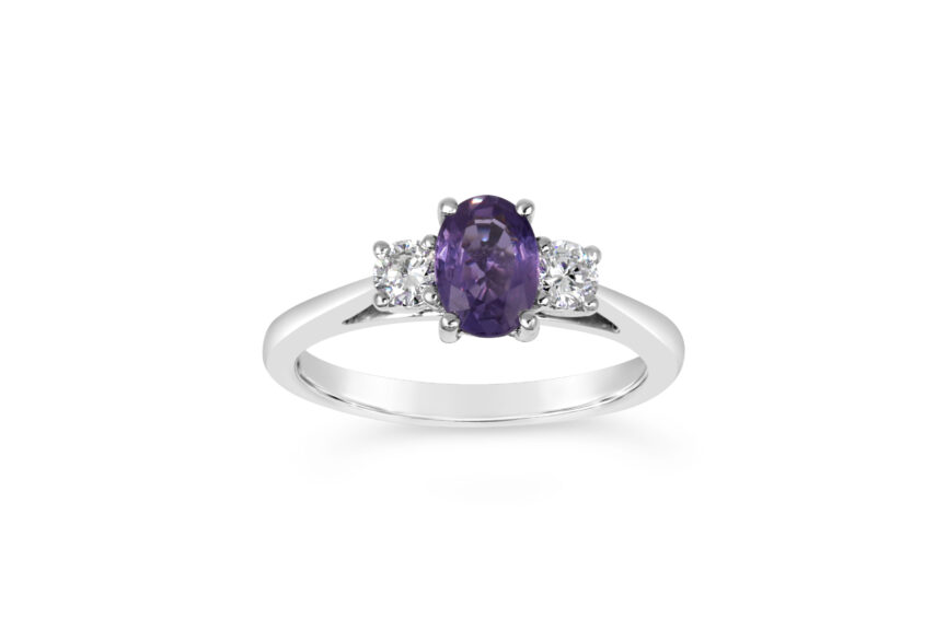 OVAL AND ROUND DIAMOND 3 STONE