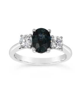 OVAL AND ROUND DIAMOND 3 STONE