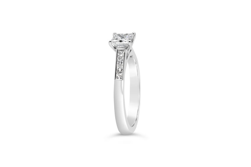 PRINCESS CUT SINGLE STONE PRINCESS SHOULDERS RING - Image 3