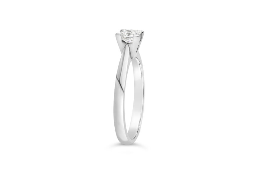 PRINCESS CUT SINGLE STONE CORNER CLAW RING - Image 3