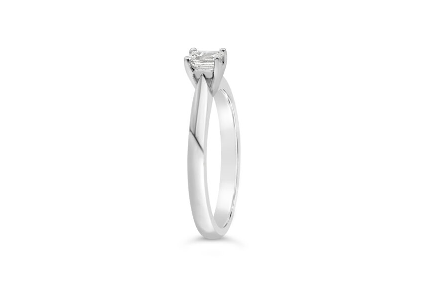 EMERALD CUT SINGLE STONE RING - Image 3
