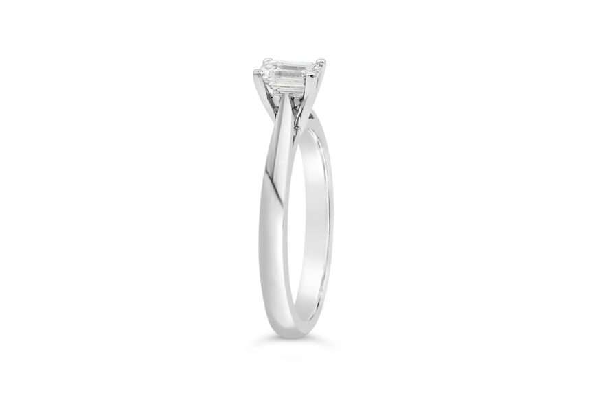 SINGLE STONE HIGH SET EMERALD RING - Image 3
