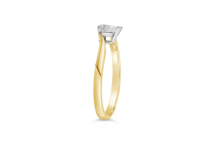 PEAR SHAPE SINGLE STONE CROSSOVER - Image 3