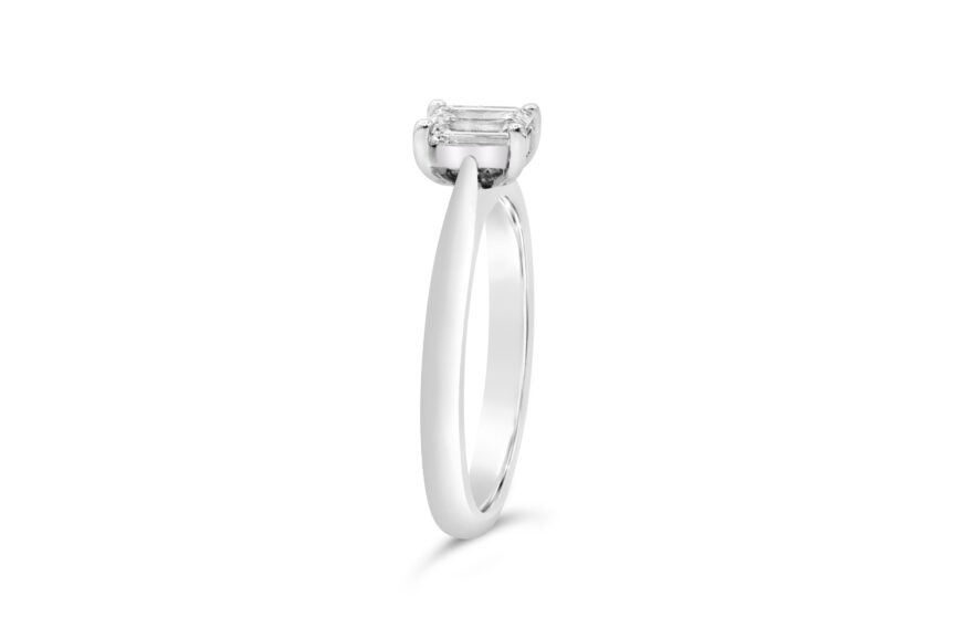 EMERALD  CUT SINGLE STONE RING - Image 3