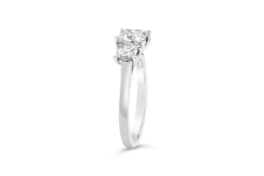 3 STONE PRINCESS CUT RING - Image 3