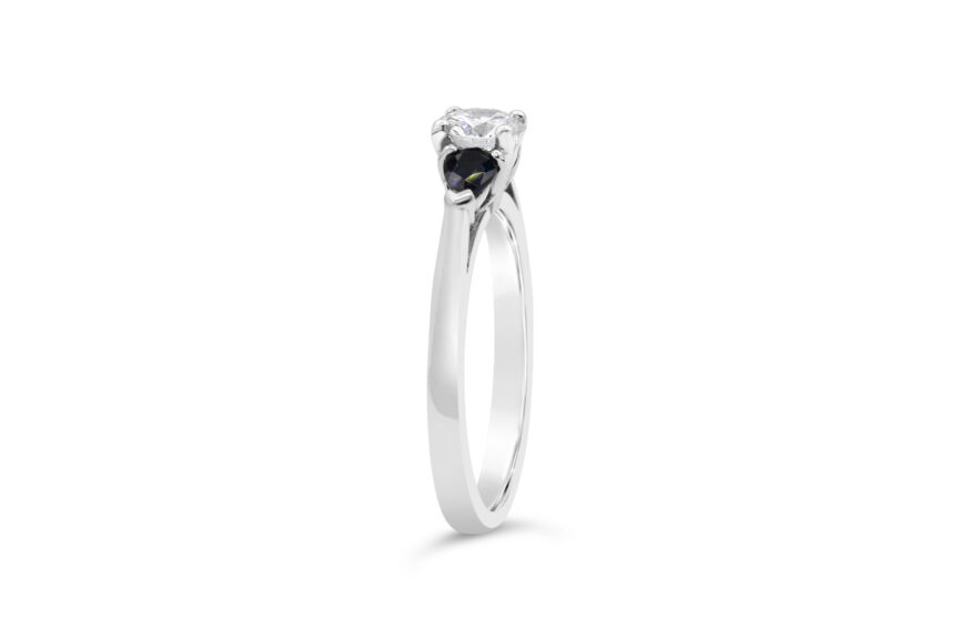 DIAMOND AND PEAR SAPPHIRE 3 STONE RING - Image 3
