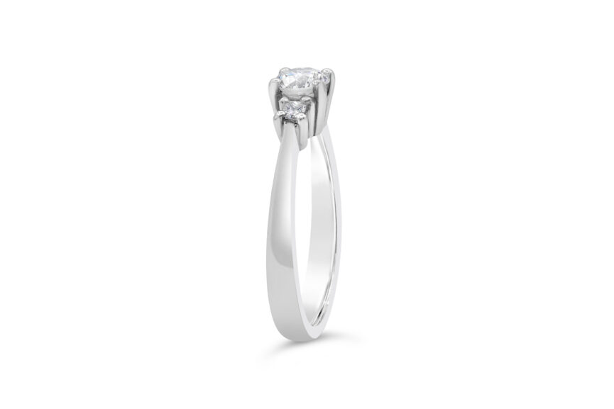 1 ROUND + 2 PRINCESS CUTS RING - Image 2