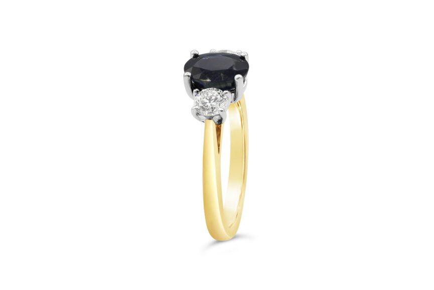 3 STONE SAPPHIRE/DIAMOND RING - Image 3