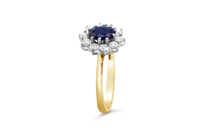 Saphire & 10 Diamond Cluster Ring - Image 3