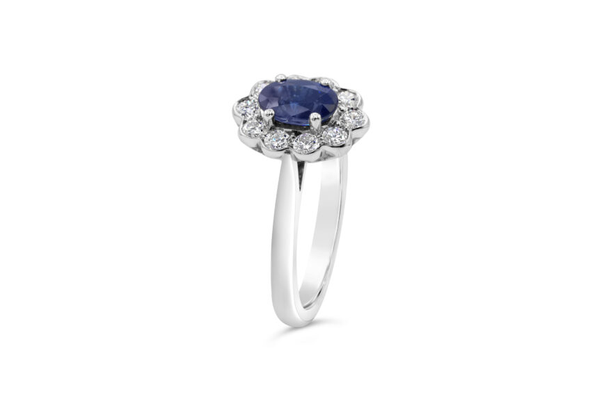 SAPPHIRE OVAL 10 DIAMOND CLUSTER RING - Image 3