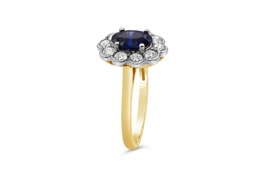 SAPPHIRE OVAL 10 DIAMOND CLUSTER RING - Image 3