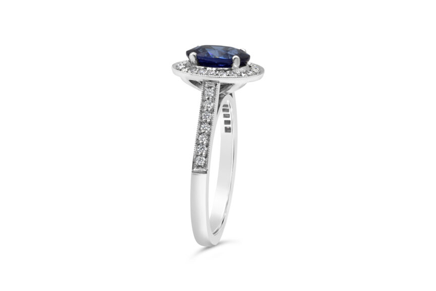 OVAL MILGRAIN CLAW SET SAPPHIRE CENTRE RING - Image 3