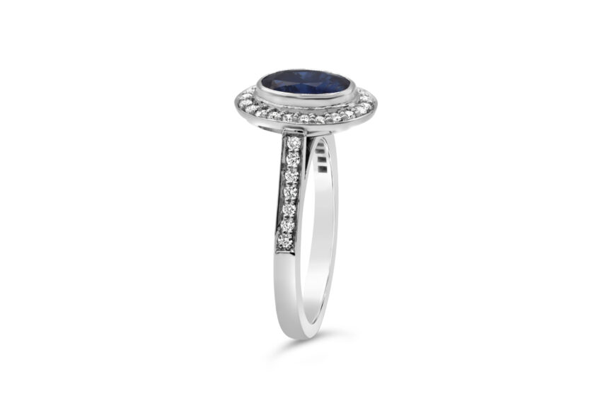 OVAL SAPPHIRE SINGLE STONE DIAMOND SURROUND RING - Image 3