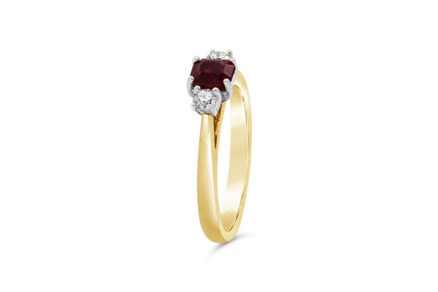 3 STONE RUBY/DIAMOND RING - Image 3