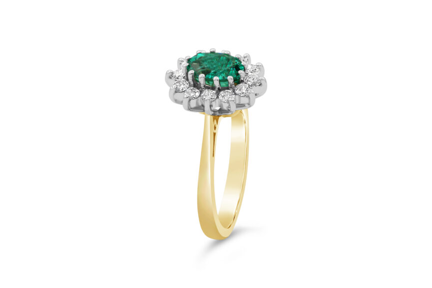 EMERALD AND DIAMOND CLUSTER RING - Image 3