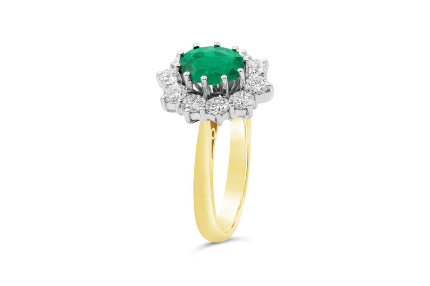 OVAL EMERALD + DIAMOND CLUSTER RING - Image 3