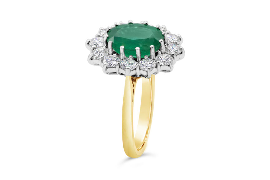 OVAL EMERALD + DIAMOND CLUSTER RING - Image 2