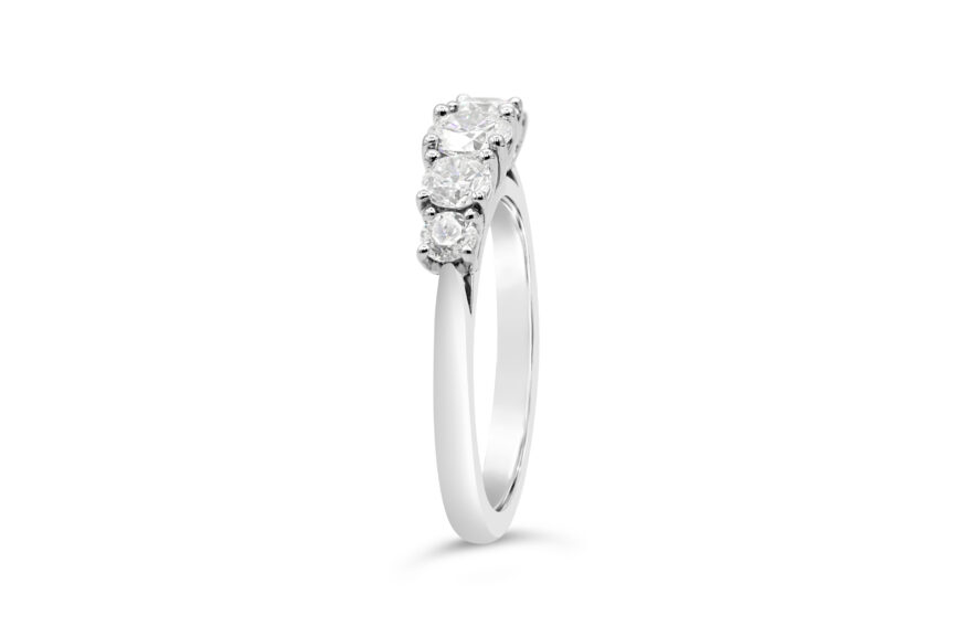 ROUND GRADUATED 5 STONE RING - Image 2