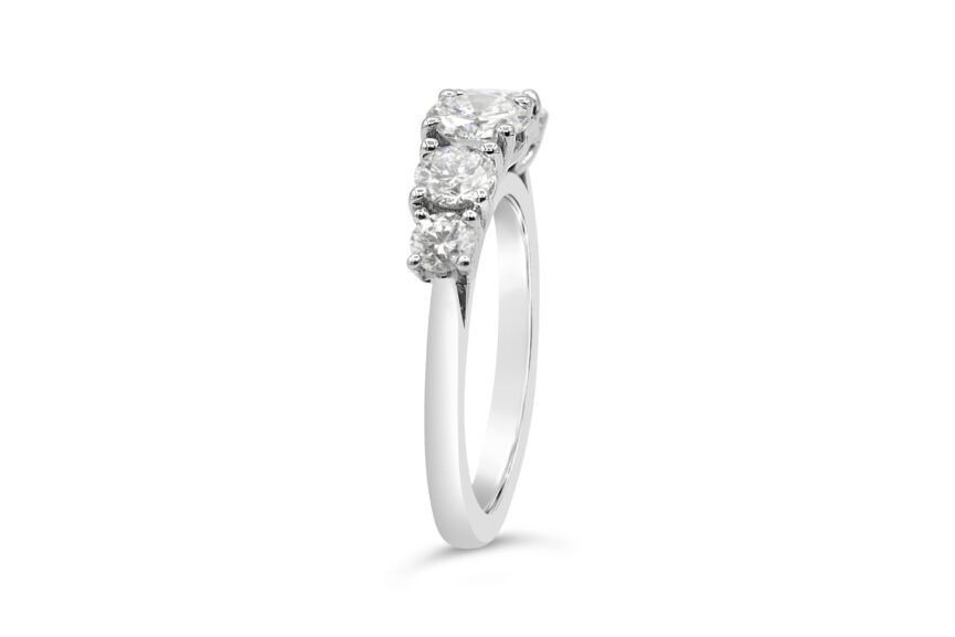 ROUND GRADUATED 5 STONE RING - Image 3